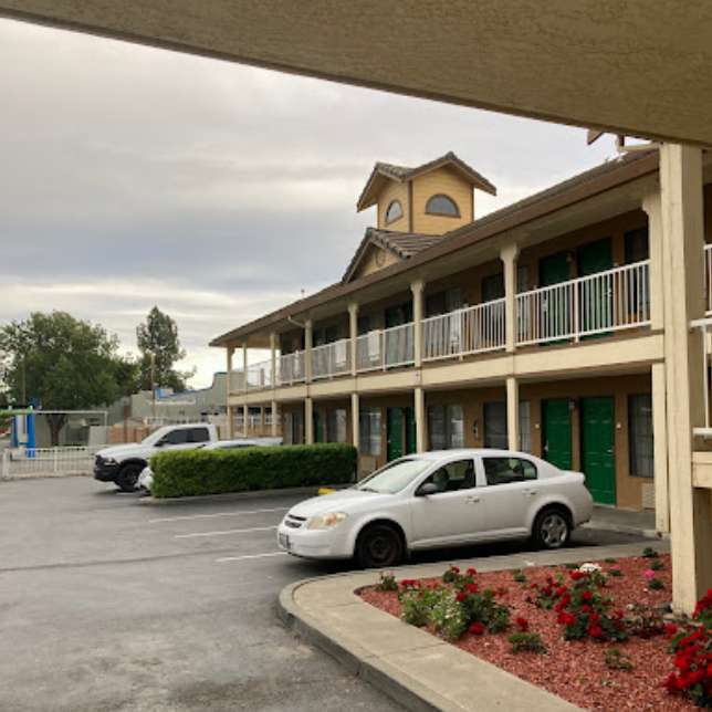 Quality Inn & Suites SMF Airport Parking