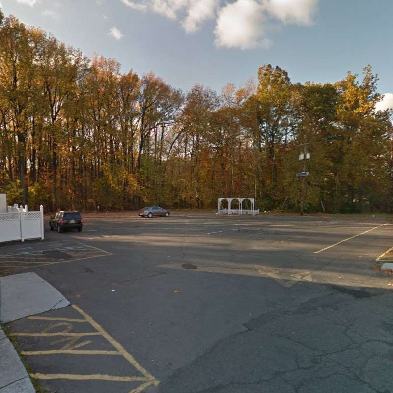 Clinton Manor EWR Airport Parking