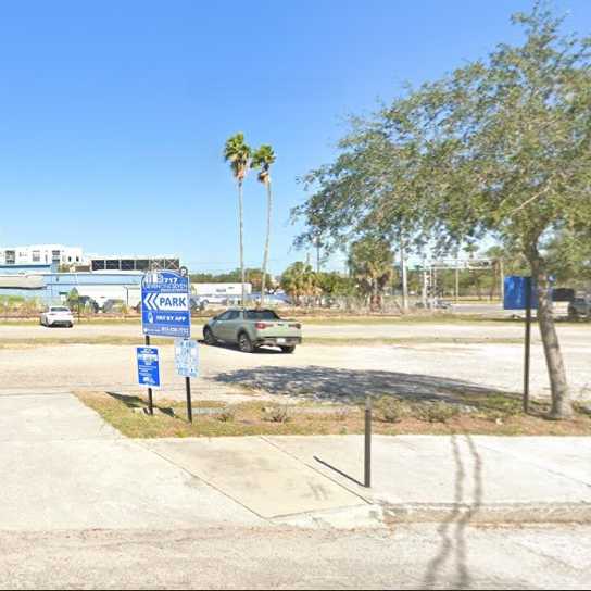 717 L07 Union Station Lot Long Term Parking