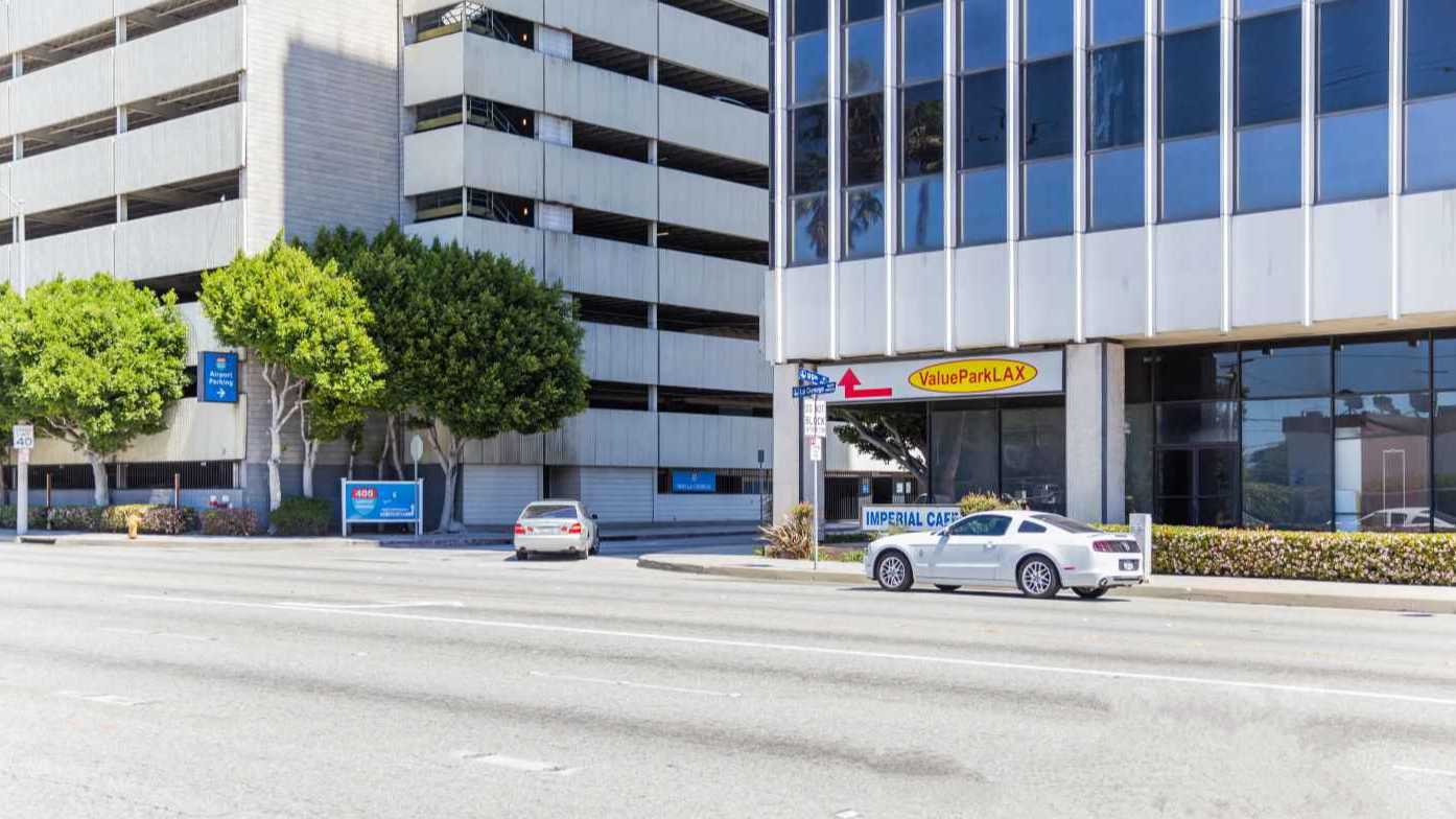 405 LAX Airport Parking