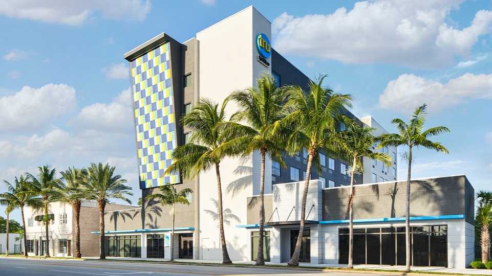Tru by Hilton FLL Airport Parking