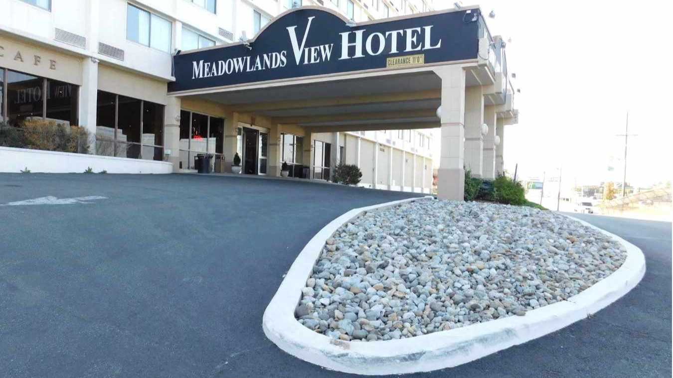 Essence Hotel EWR Airport Parking