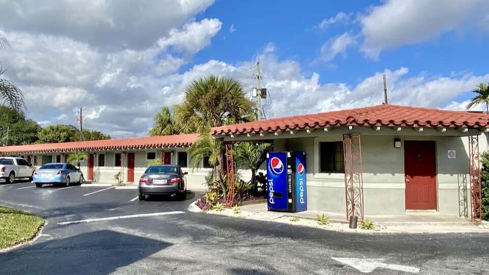 Budget Inn Port Everglades Cruise Parking
