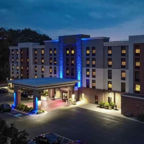 Holiday Inn Express & Suites PHF Airport Parking