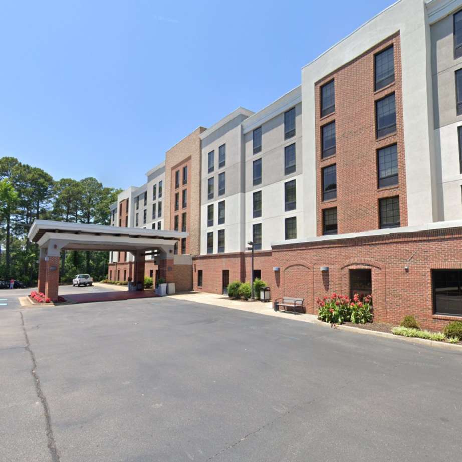 Holiday Inn Express & Suites PHF Airport Parking