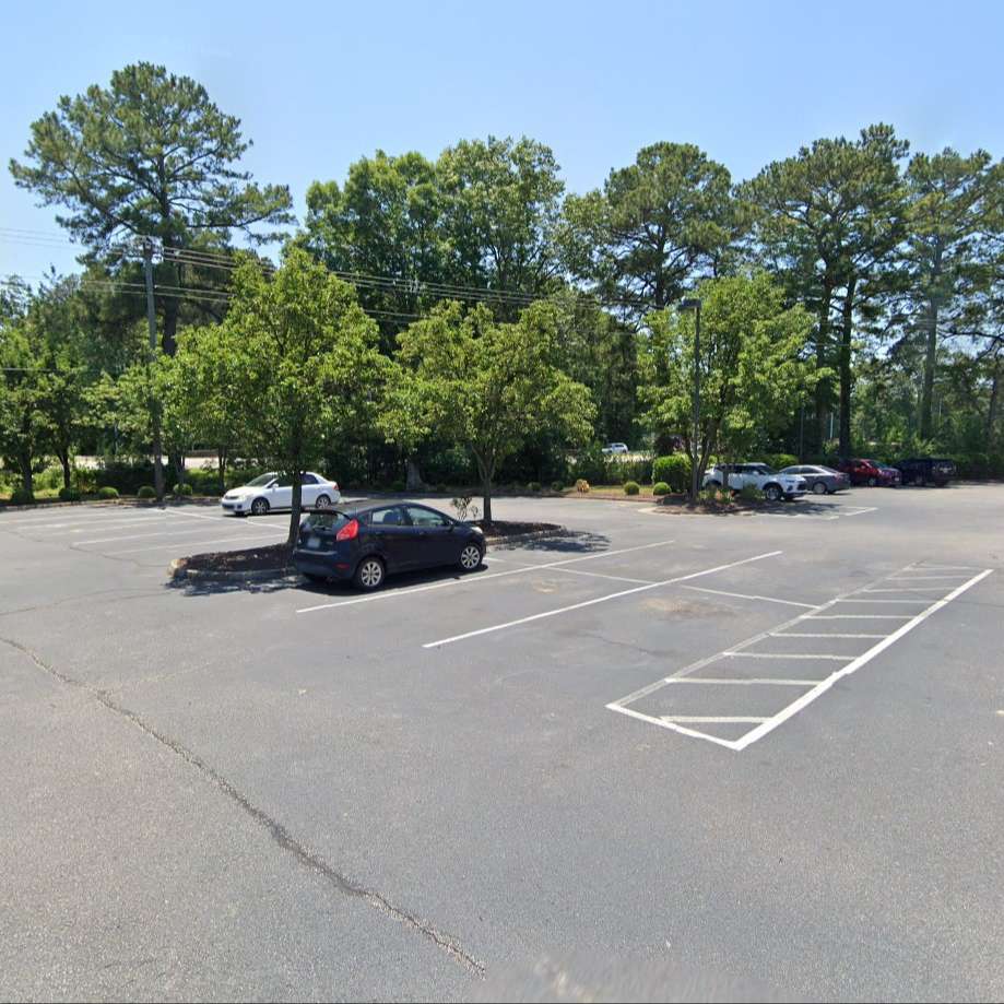 Holiday Inn Express & Suites PHF Airport Parking