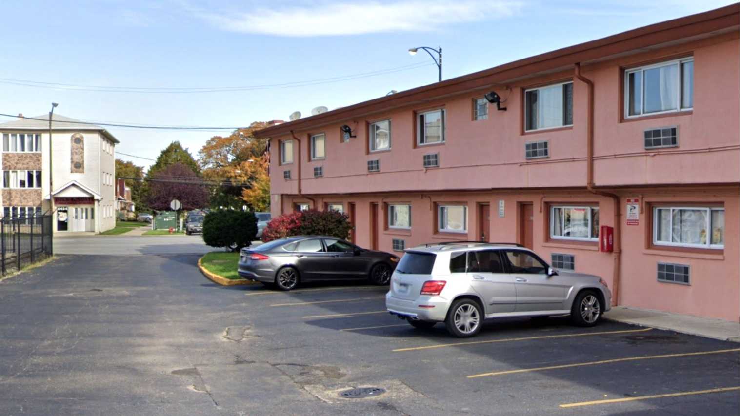 Skylark Motel MDW Airport Parking