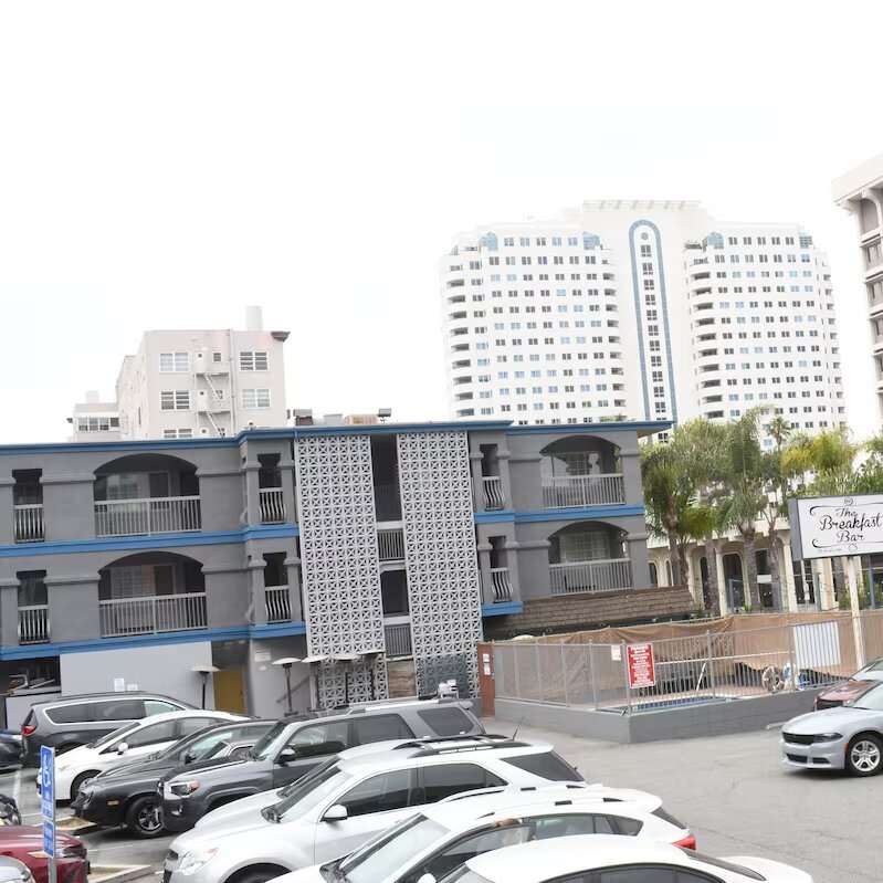 Travelodge by Wyndham LGB Airport Parking
