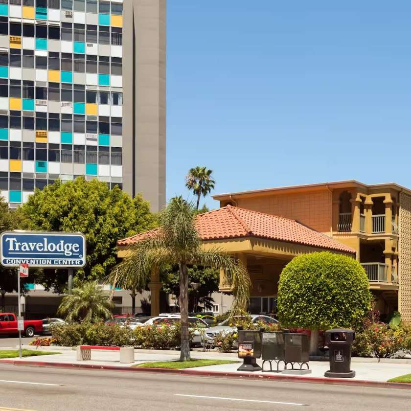 Travelodge by Wyndham LGB Airport Parking