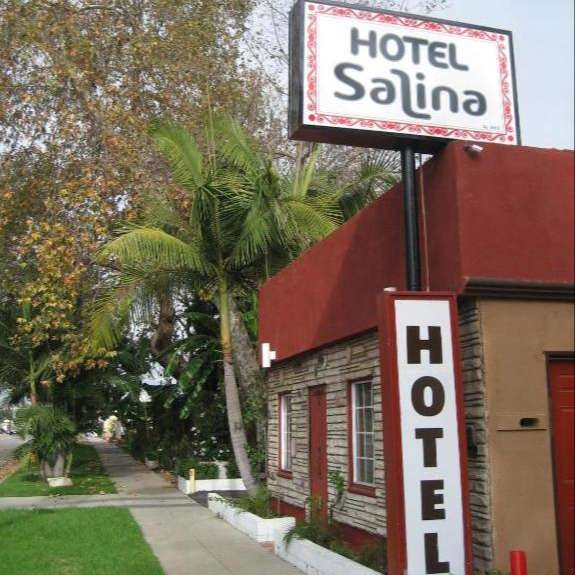 Hotel Salina LGB Airport Parking