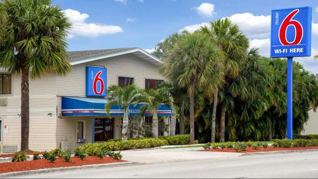 Motel 6 Port Everglades Cruise Parking