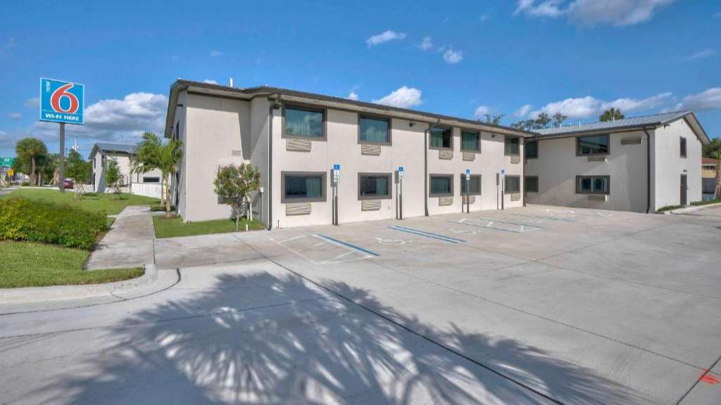 Motel 6 Port Everglades Cruise Parking