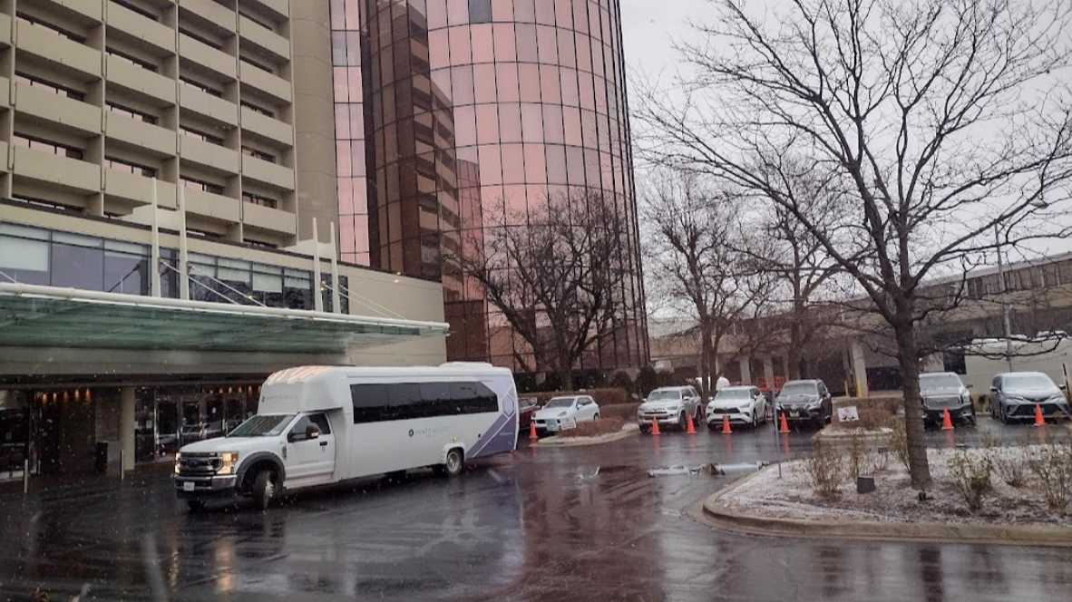 Hyatt Regency Chicago OHare Airport Parking