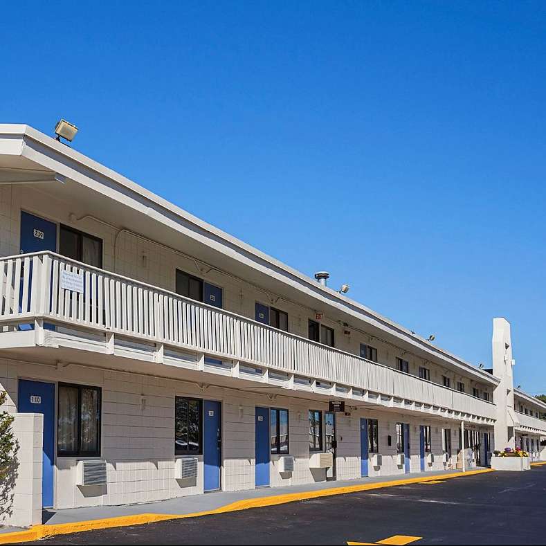 Motel 6 BGR Airport Parking