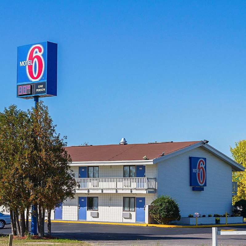 Motel 6 BGR Airport Parking