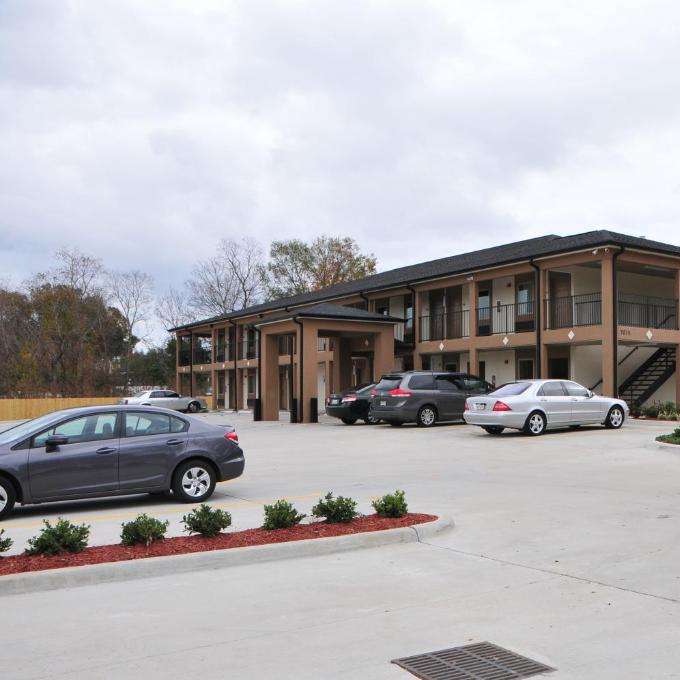 Paradise Inn & Suites BTR Airport Parking