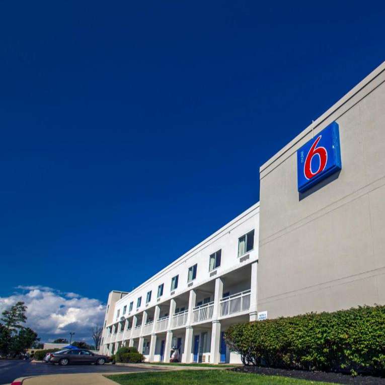Motel 6 BUF Airport Parking