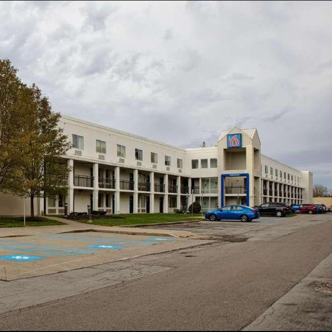 Motel 6 BUF Airport Parking