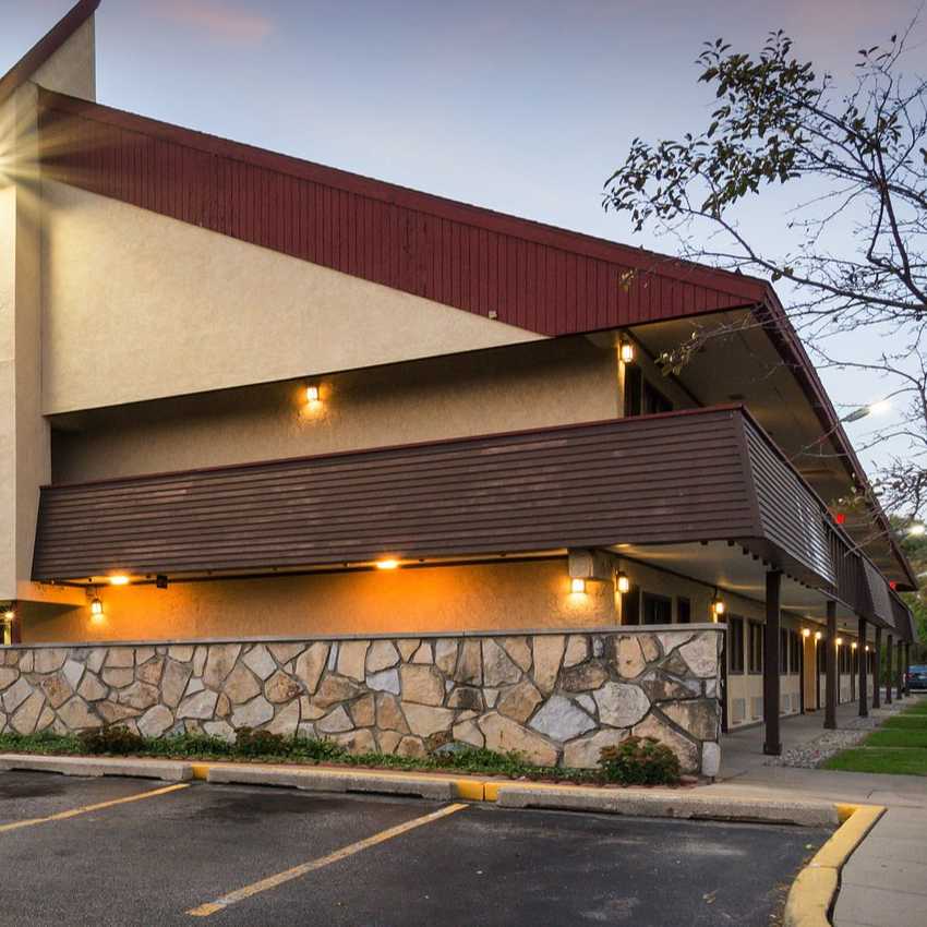 Red Roof Inn GRR Airport Parking