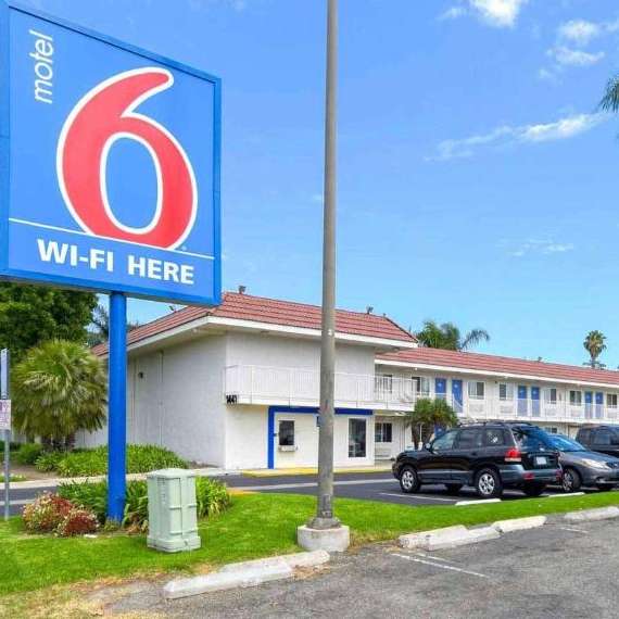 Motel 6 SNA Airport Parking
