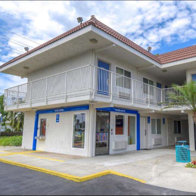 Motel 6 SNA Airport Parking
