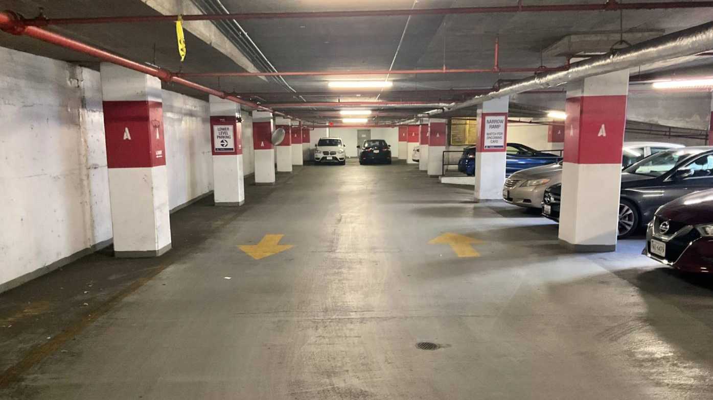 Hilton Arlington National Landing DCA Airport Parking