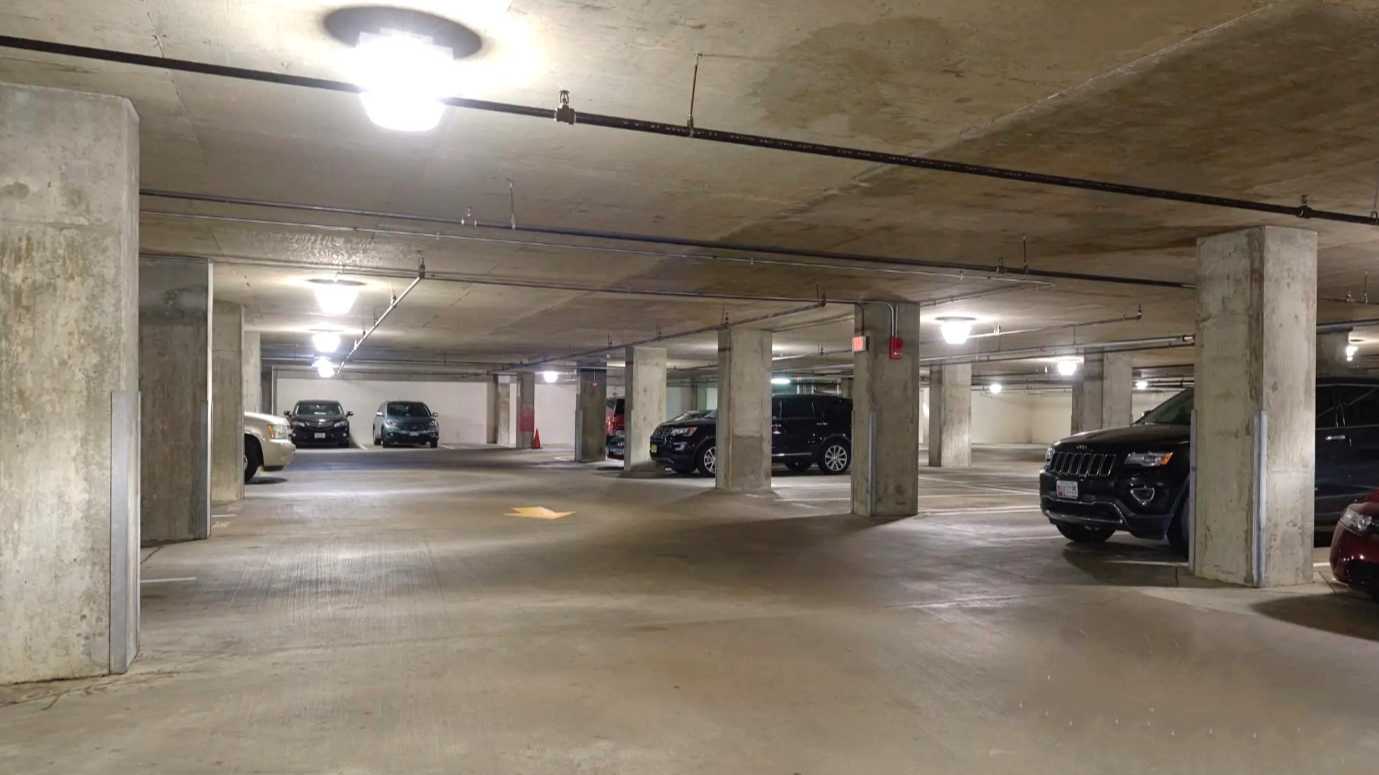 Courtyard Arlington DCA Airport Parking