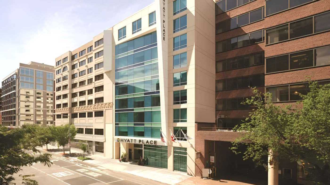 Hyatt Place Washington DCA Airport Parking