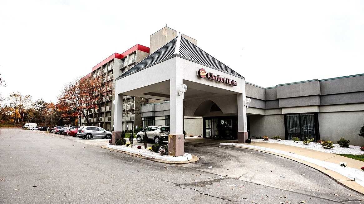 Clarion Hotel BWI airport Arundel Mills Airport Parking 