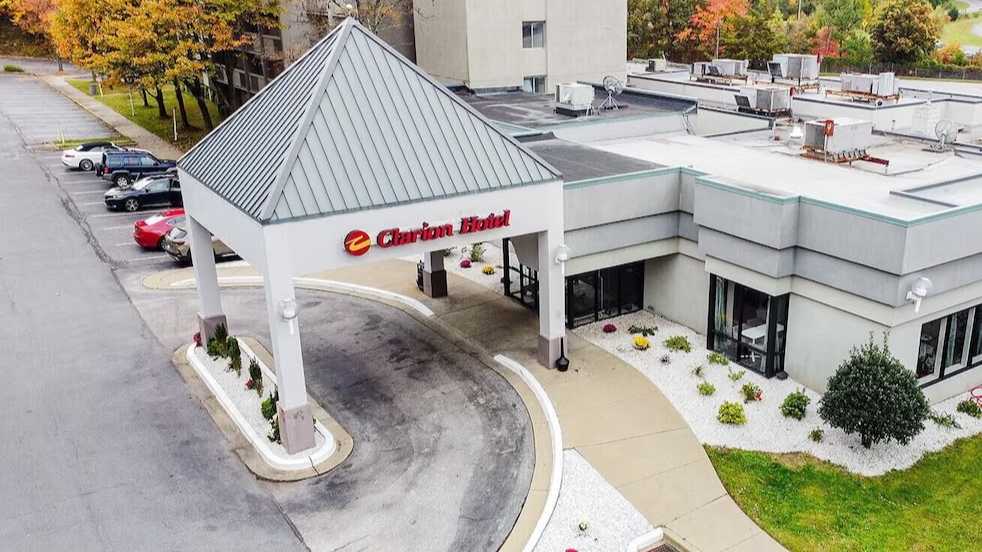 Clarion Hotel BWI airport Arundel Mills Airport Parking 
