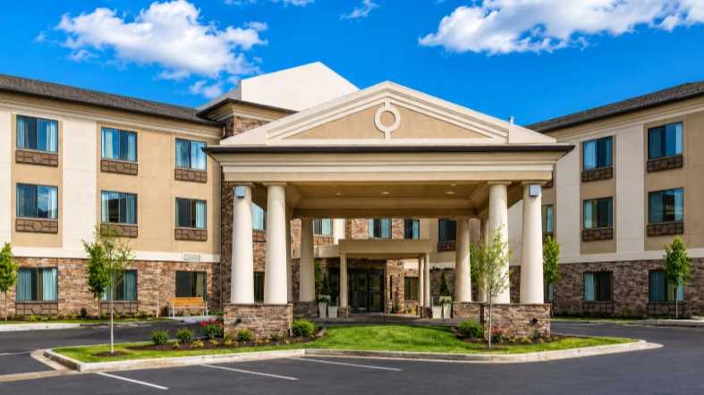 Holiday Inn Express and Suites SLC Airport Parking