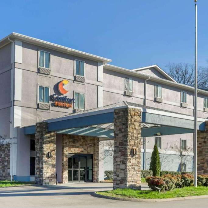 Comfort Suites Nashville BNA Airport Parking