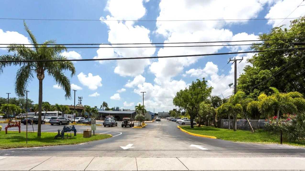 Rodeway Inn & Suites  FLL Airport Parking