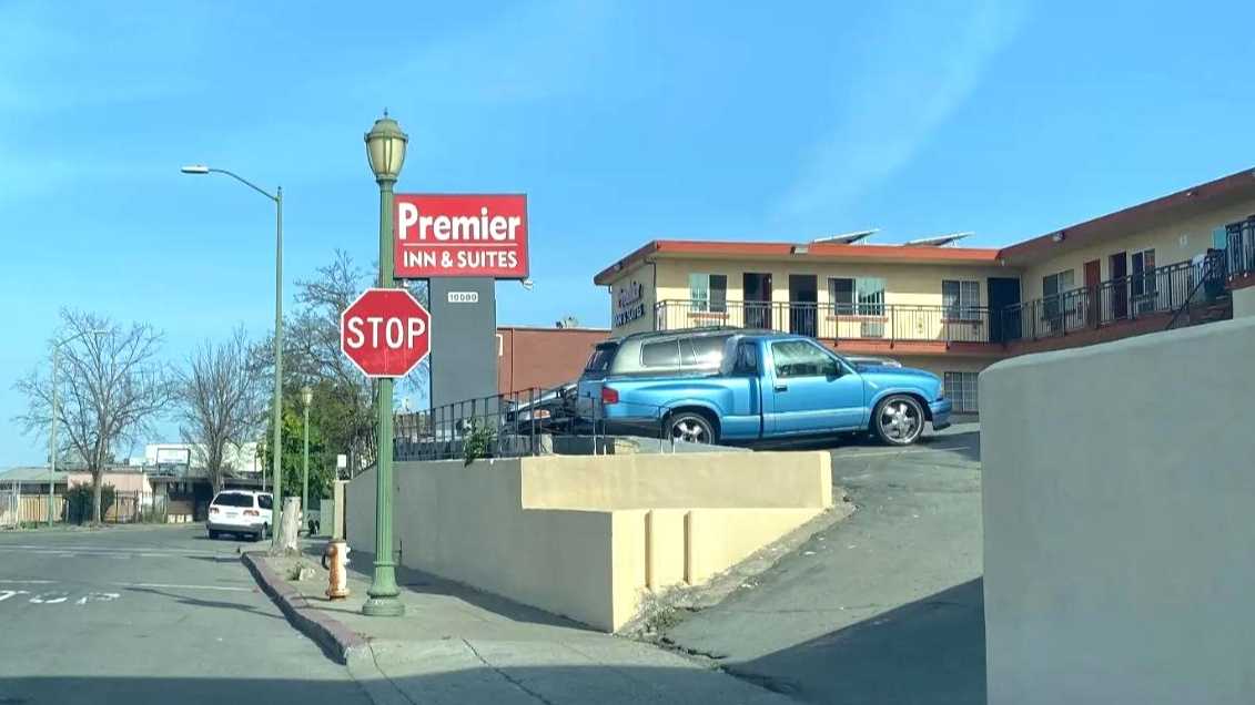 Premier Inn & Suites Oakland Airport Parking