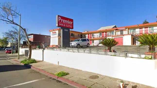 Premier Inn & Suites Oakland Airport Parking