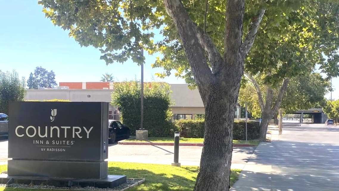 Country Inn & Suites by Radisson SJC Airport Parking (Managed by Spring Parking, 5 STAR SERVICE)