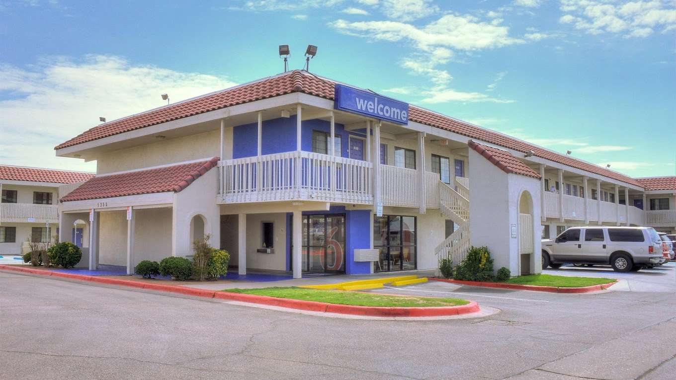 Motel 6 El Paso East ELP Airport Parking