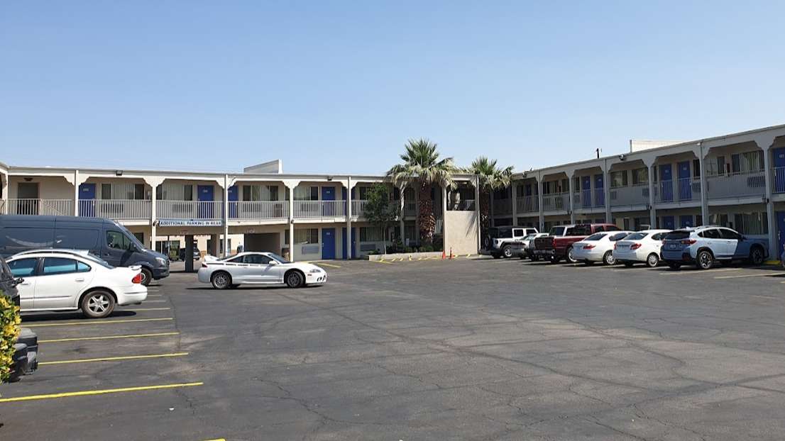 Motel 6 El Paso-Fort Bliss ELP Airport Parking