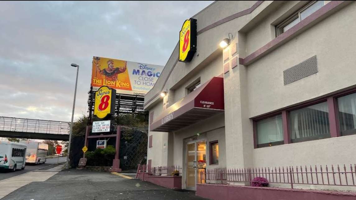 Super 8 by Wyndham Port of Manhattan Cruise Parking
