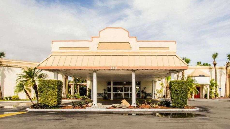 Island Hotel of Space Coast Port Canaveral Cruise Parking