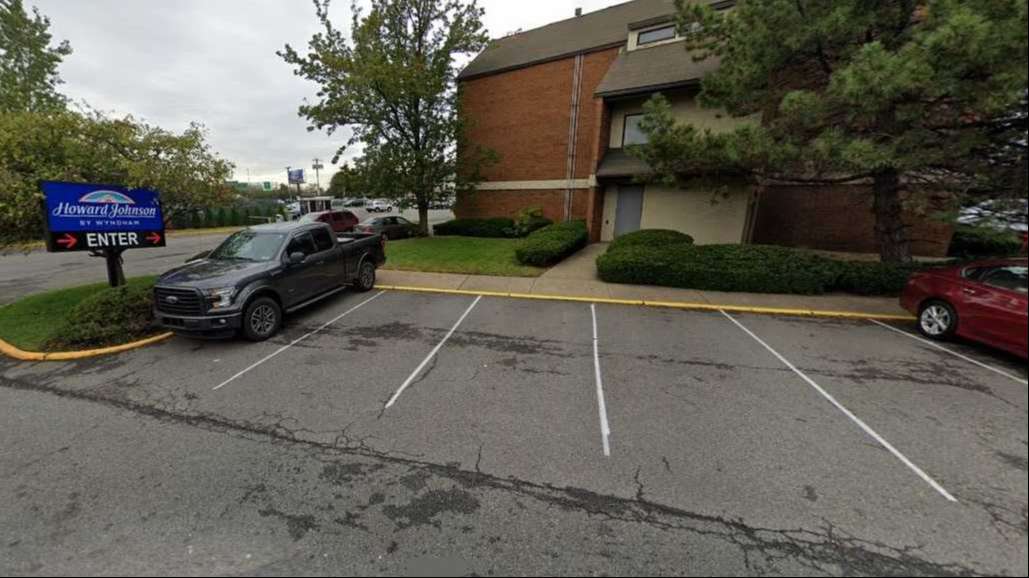 Howard Johnson Inn Cape Liberty Cruise Parking