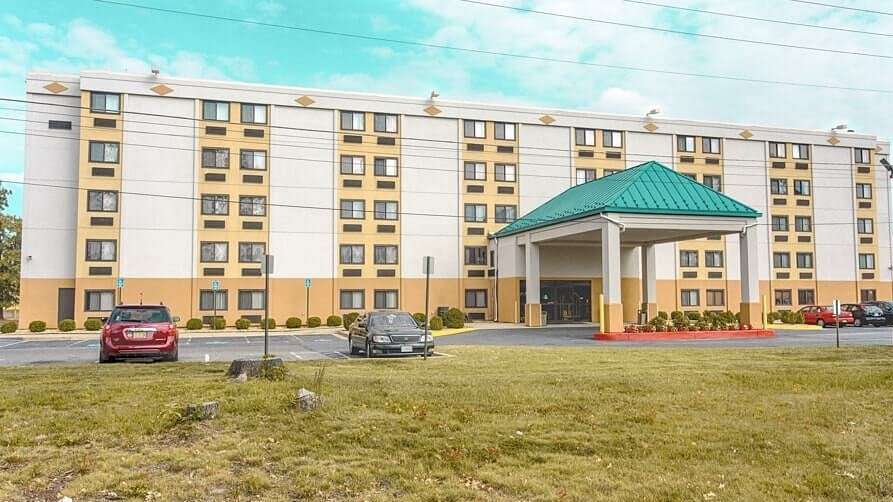 Comfort Inn DCA Airport Parking