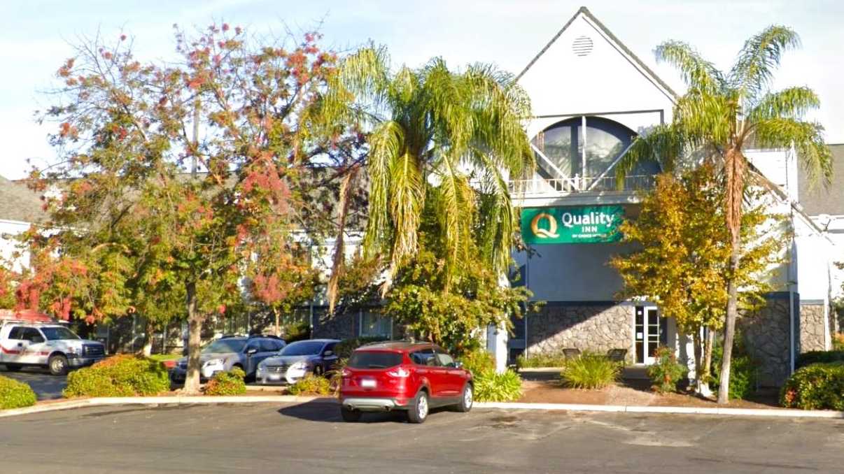  Quality Inn FAT Airport Parking