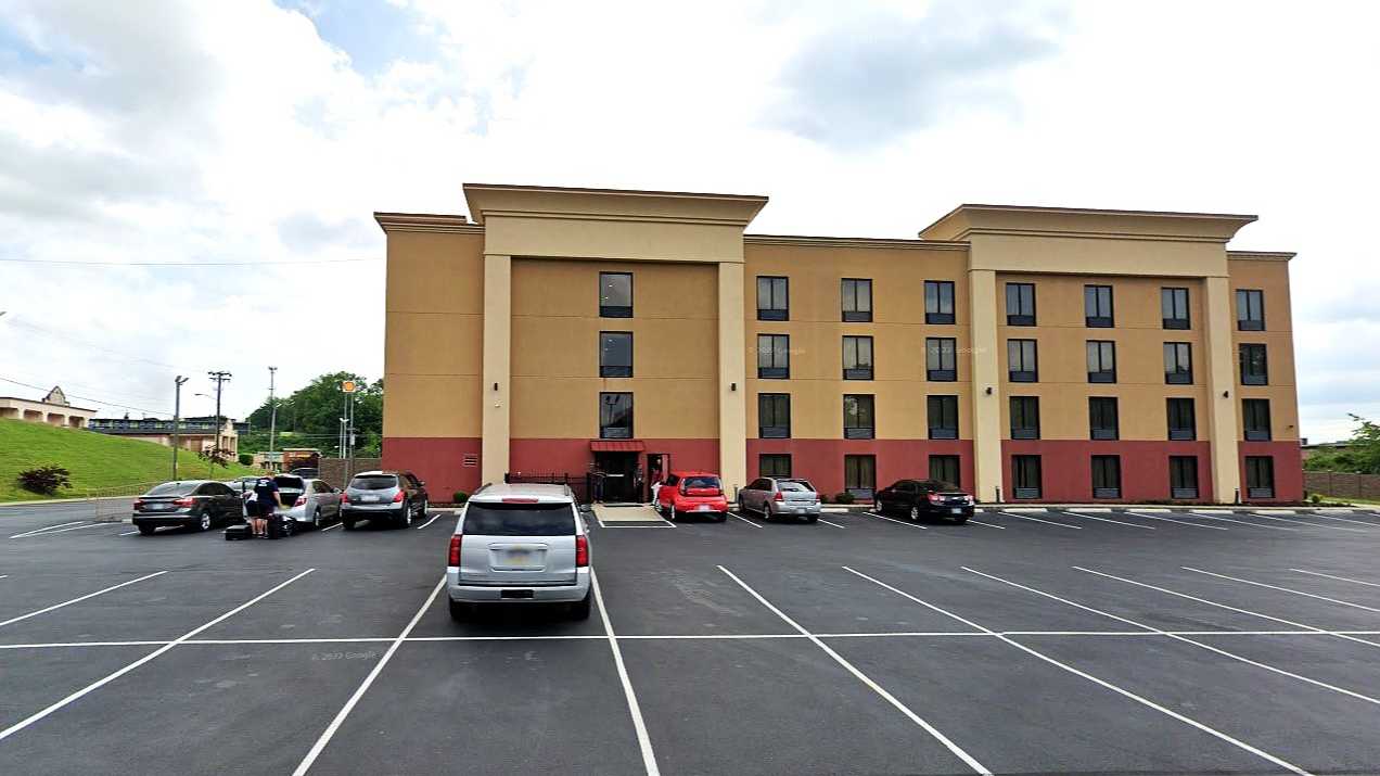 Best Western Plus Sunrise Inn BNA Airport Parking