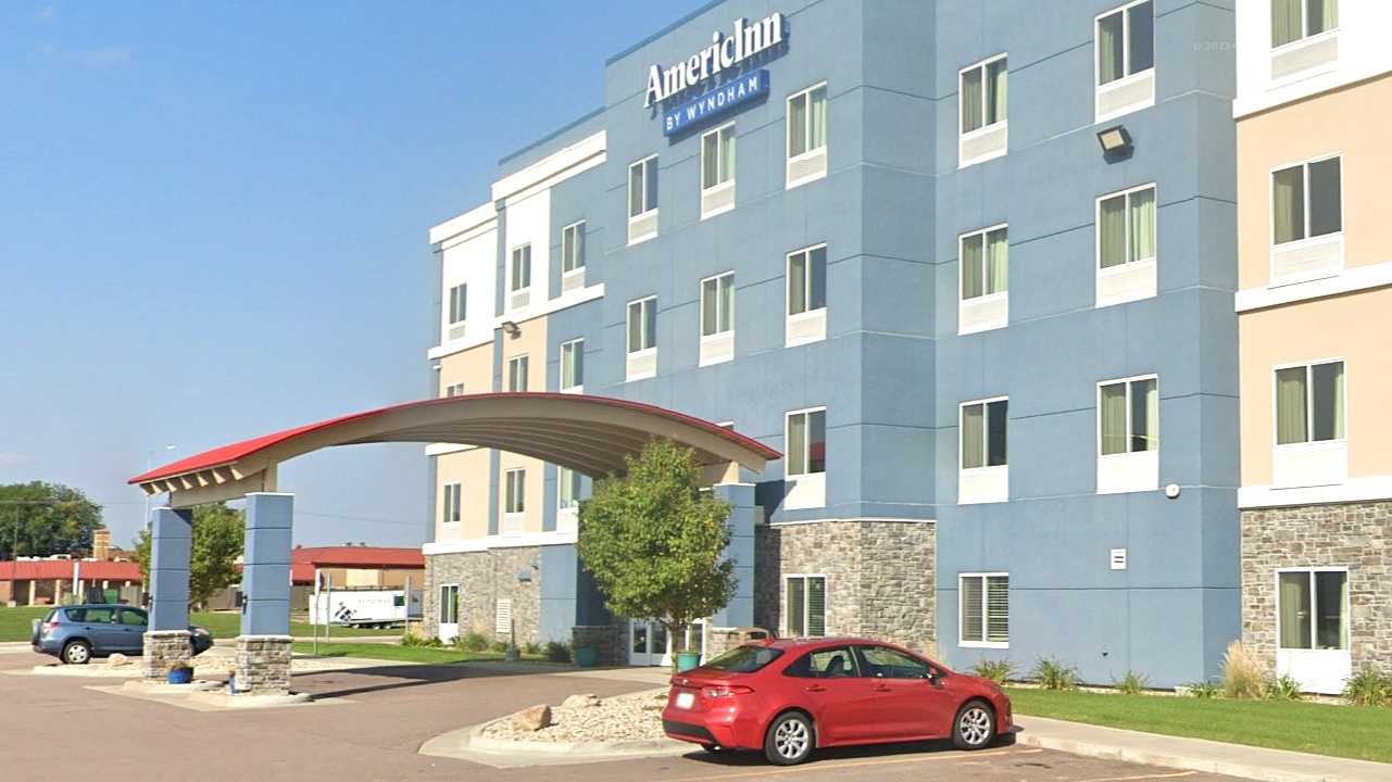 AmericInn by Wyndham North FSD Airport Parking