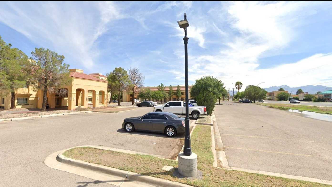 La Quinta Inn by Wyndham LRU Airport Parking