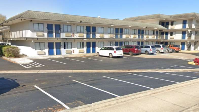 Motel 6 Lakeland LAL Airport Parking