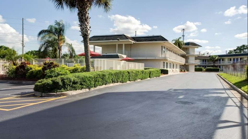Motel 6 Lakeland LAL Airport Parking