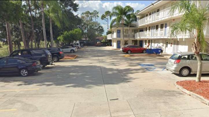  Motel 6 Bradenton SRQ Airport Parking