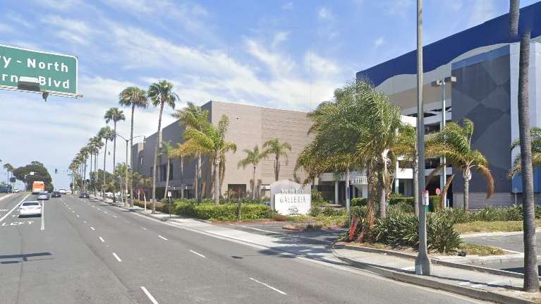 Premium Parking P1617 LAX Airport Parking